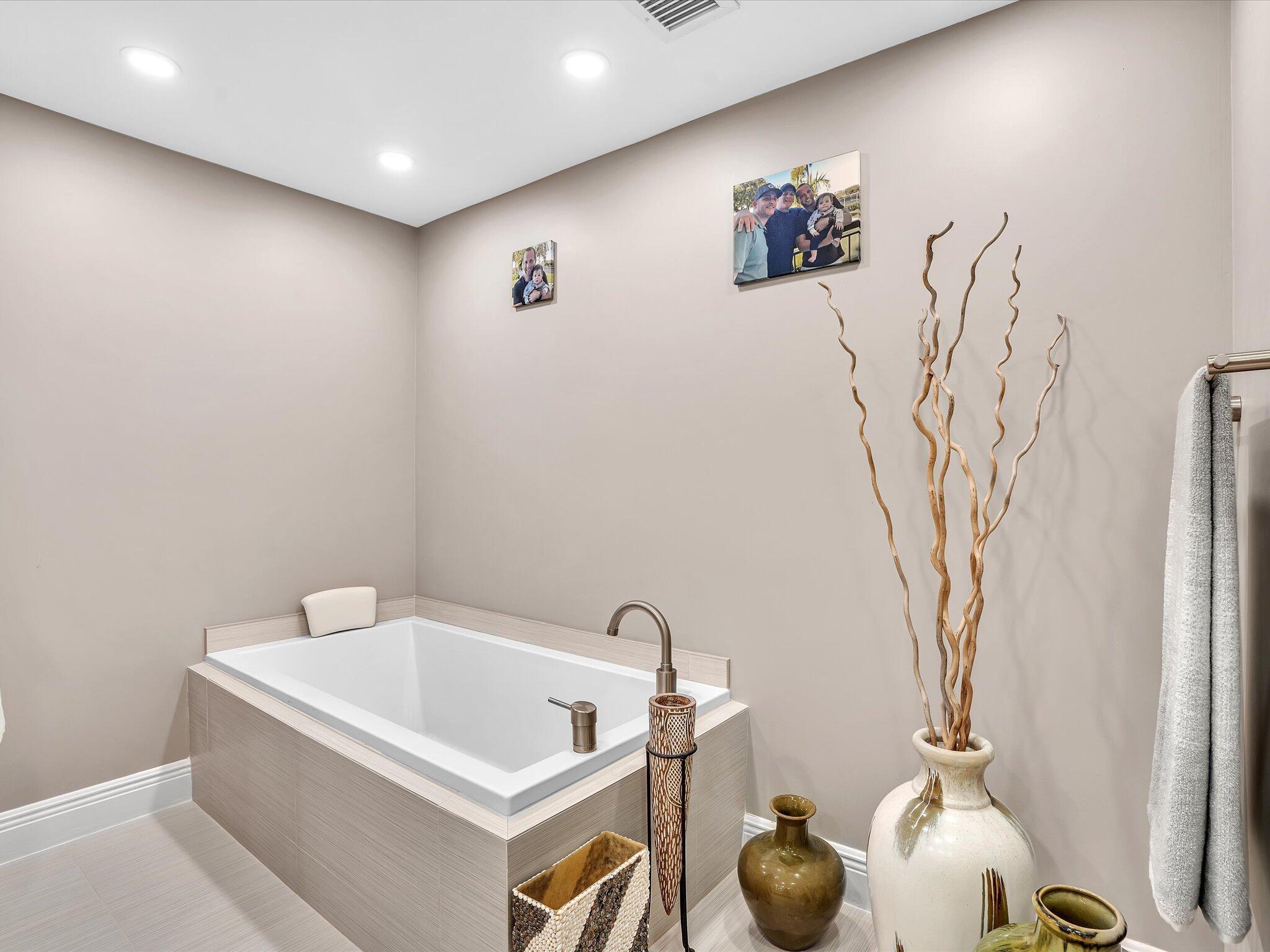 LA FONTANA CONDO - Residential