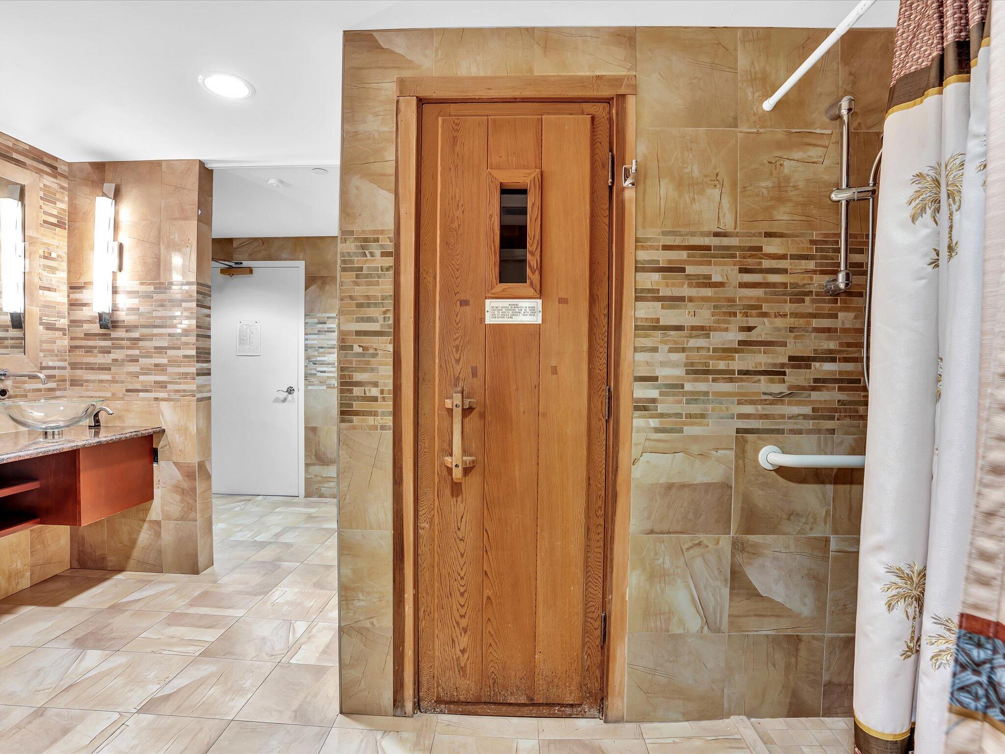 LA FONTANA CONDO - Residential