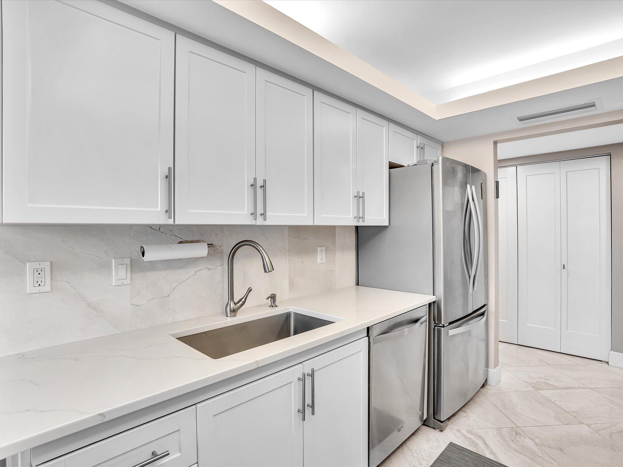 LA FONTANA CONDO - Residential