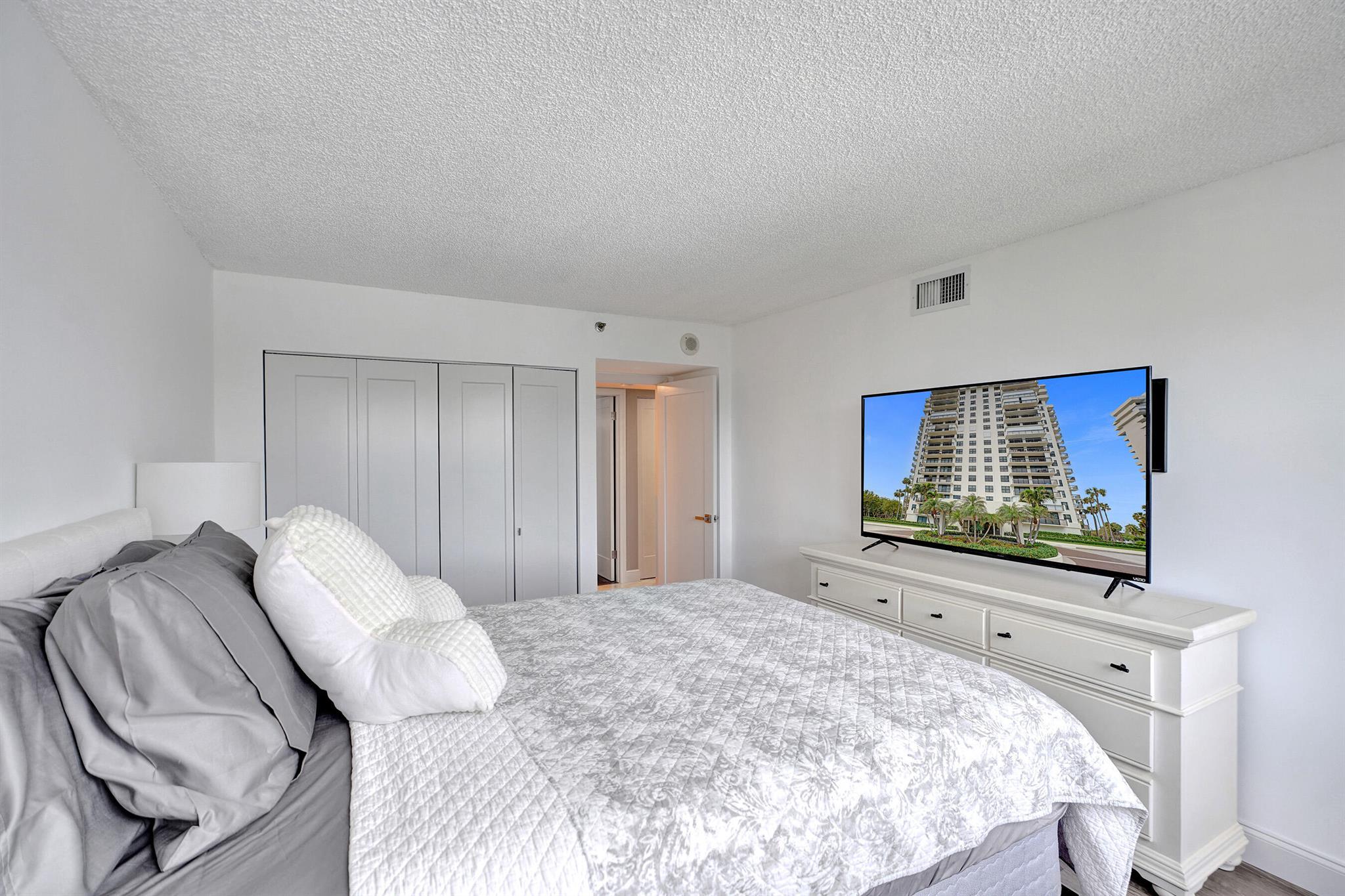 LA FONTANA CONDO - Residential