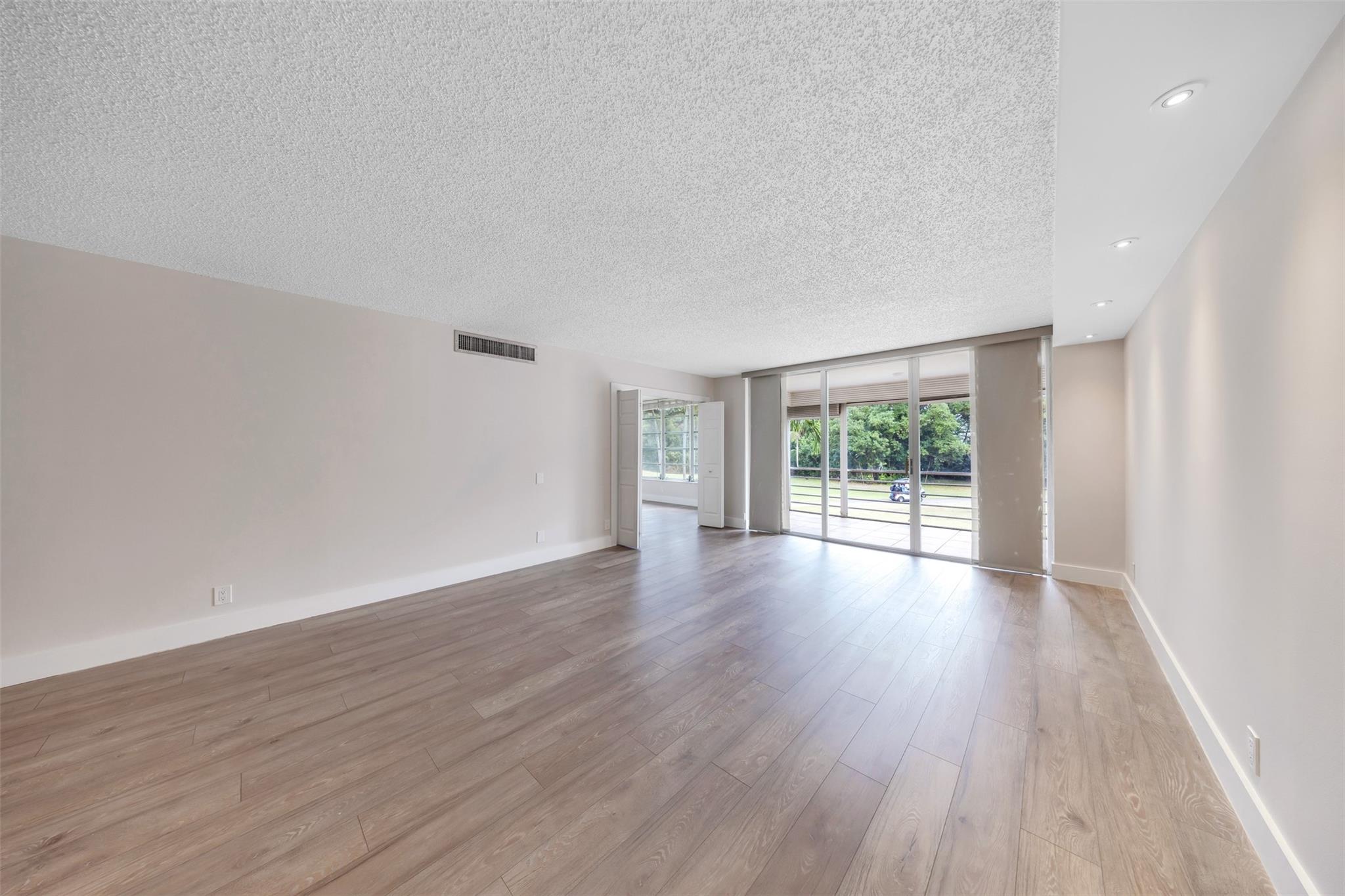 No 86 Palm-Aire Country C - Residential Lease