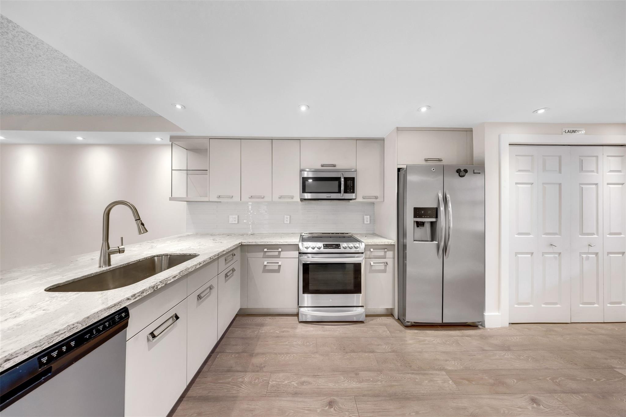 No 86 Palm-Aire Country C - Residential Lease