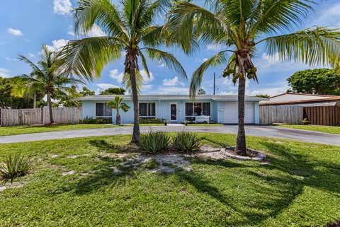 Photo of 1419 SE 1ST Way, Deerfield Beach, FL 33441 (MLS # B26063693)
