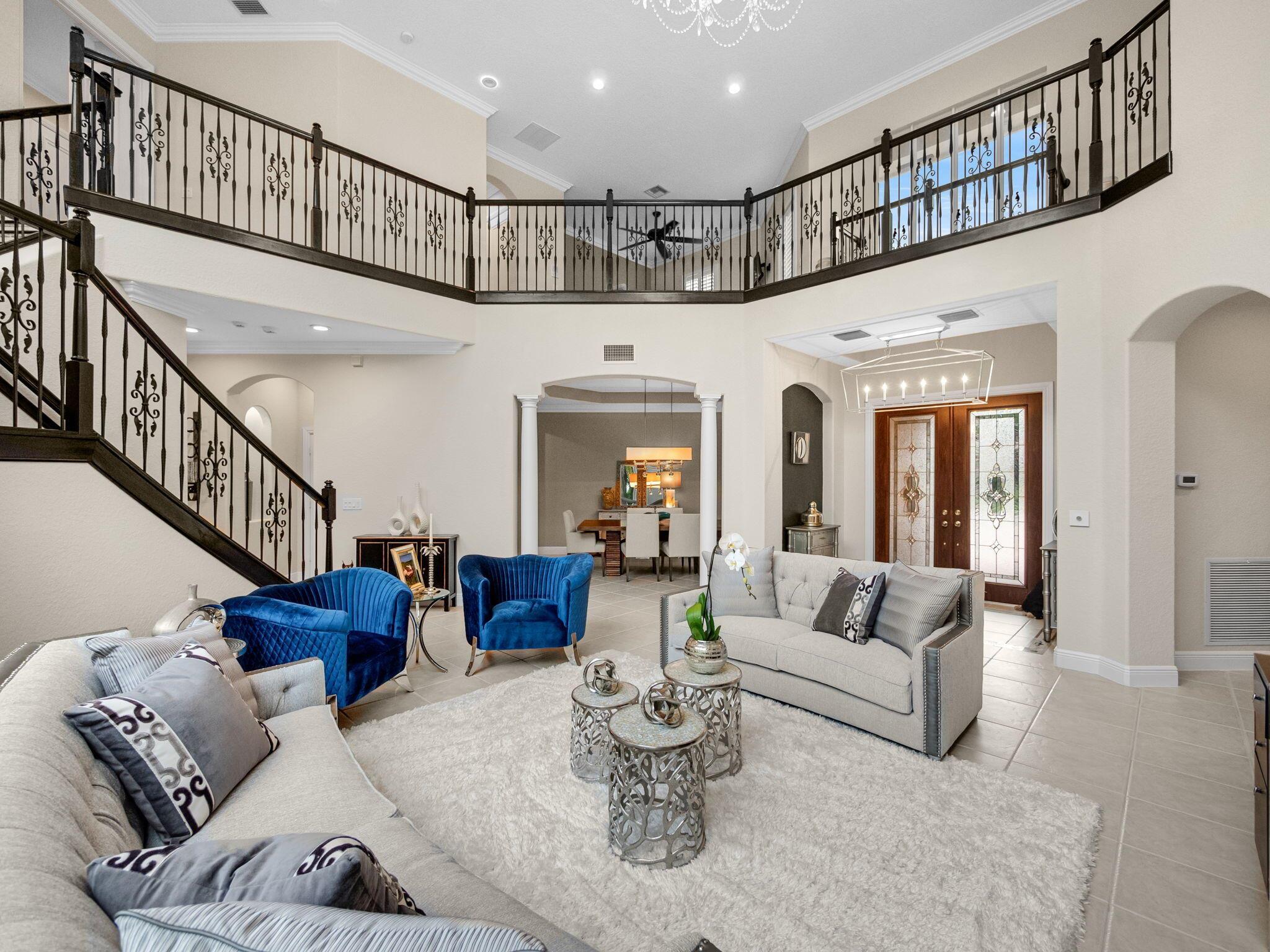 10698 Versailles Boulevard
