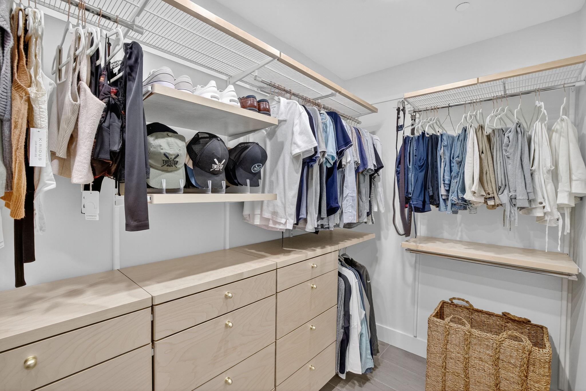 Paramount - Residential