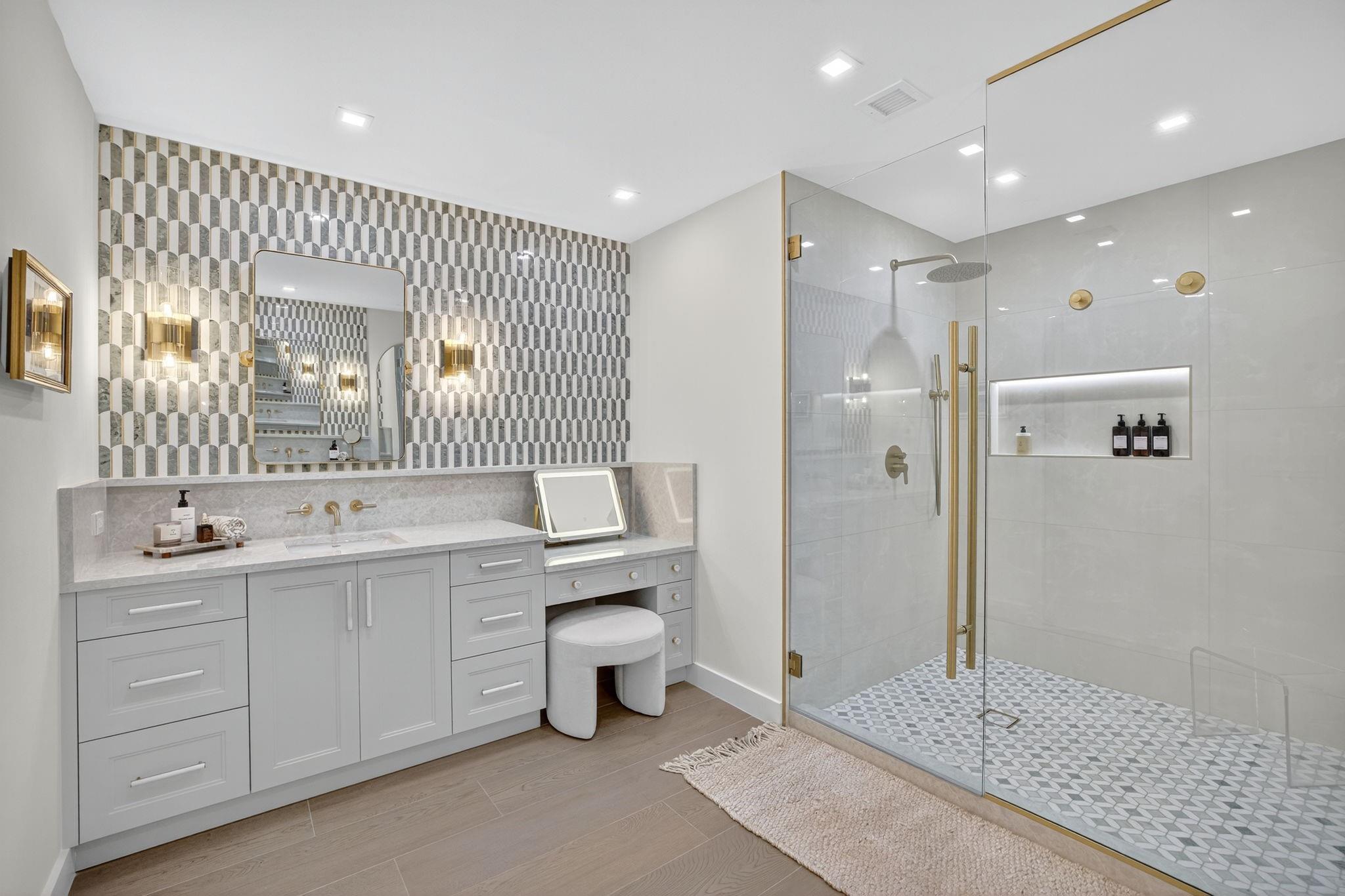 Paramount - Residential