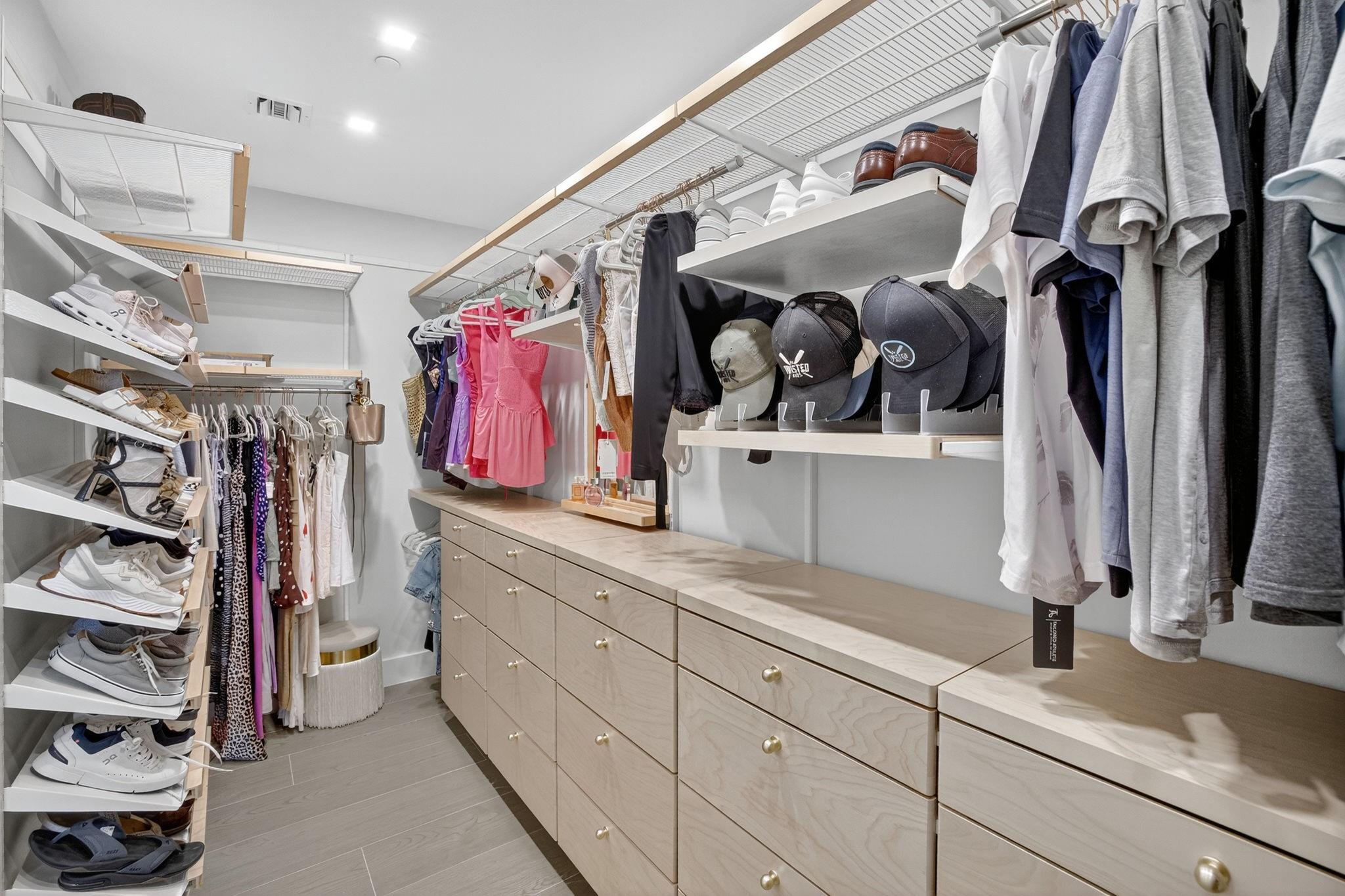 Paramount - Residential