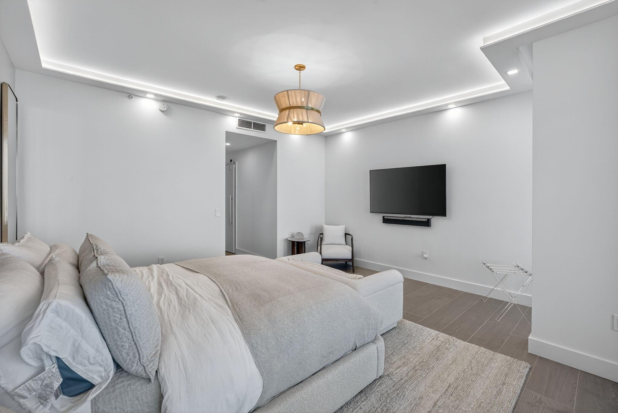 Paramount - Residential