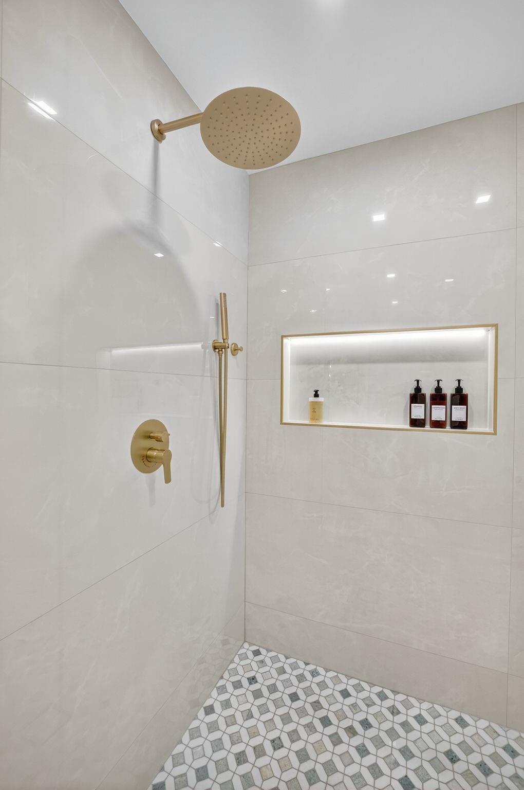 Paramount - Residential