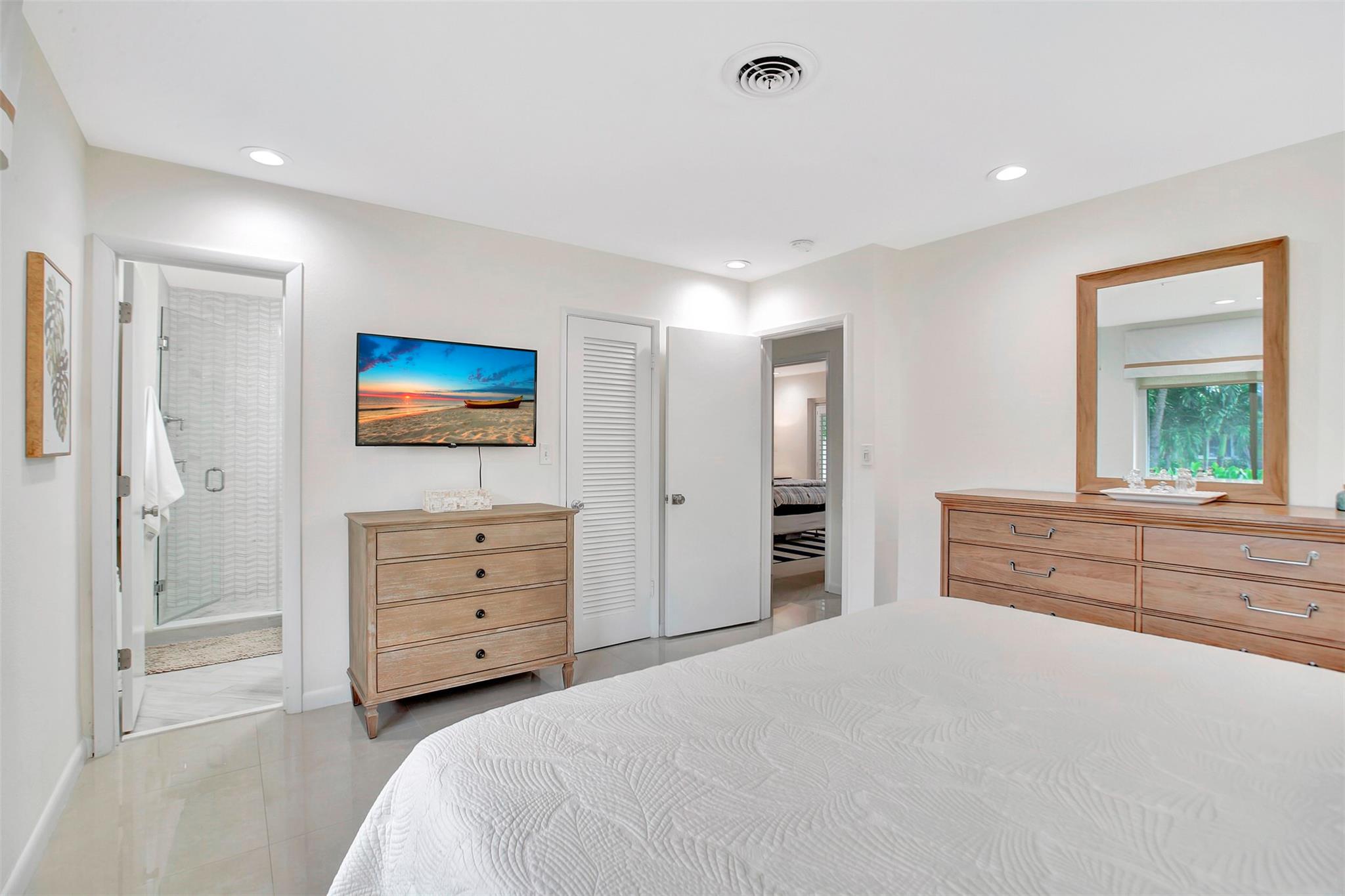 Bel-Air 32-10 B - Residential