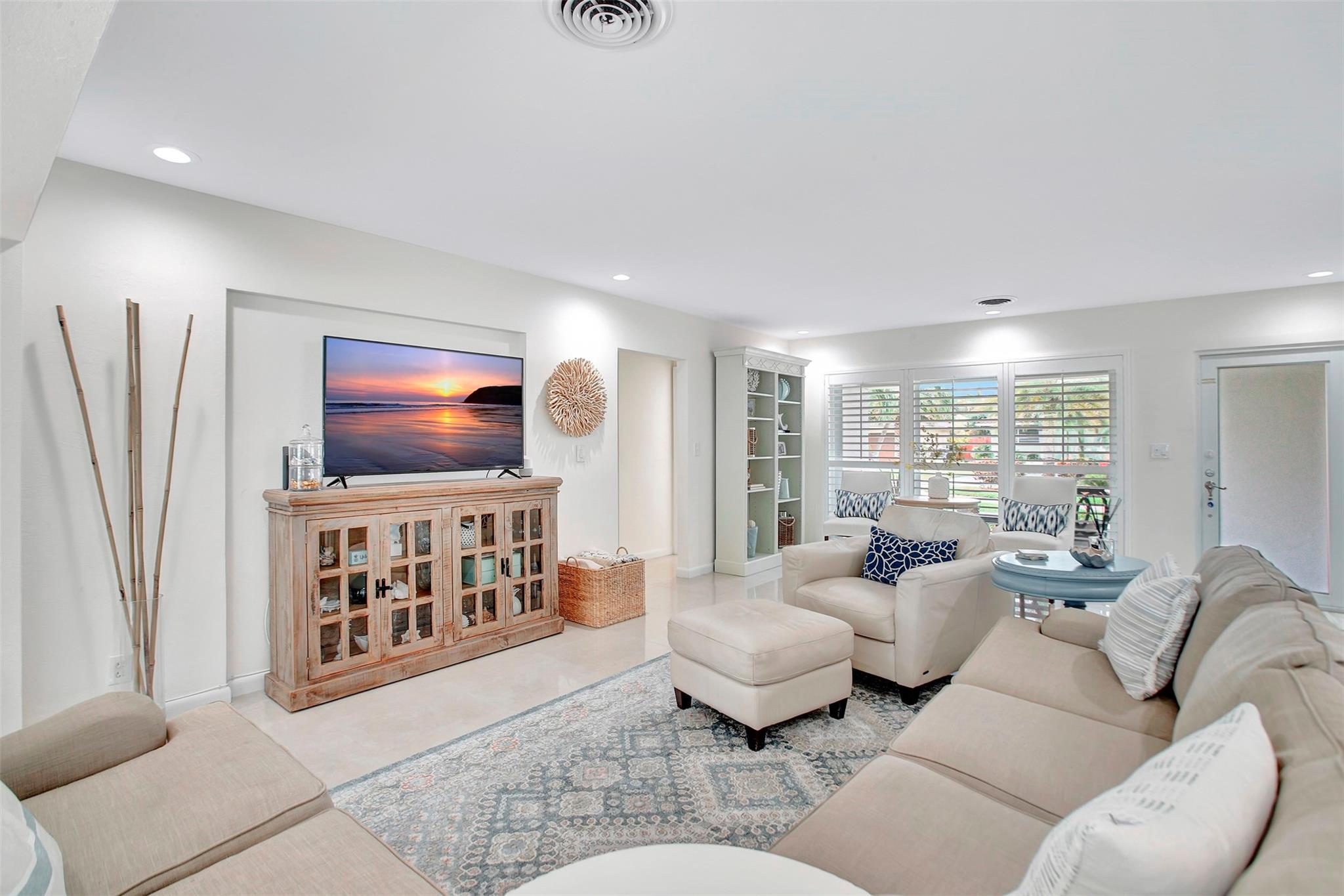 Bel-Air 32-10 B - Residential
