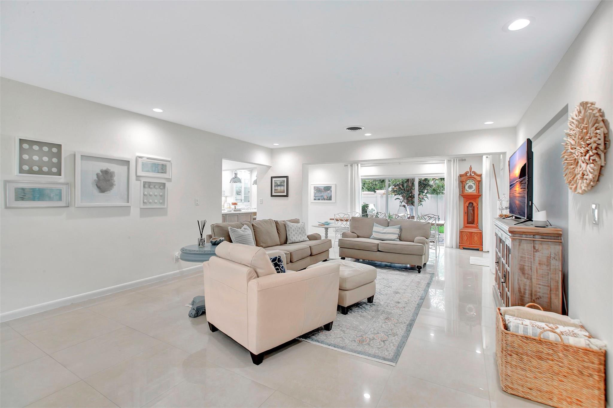 Bel-Air 32-10 B - Residential