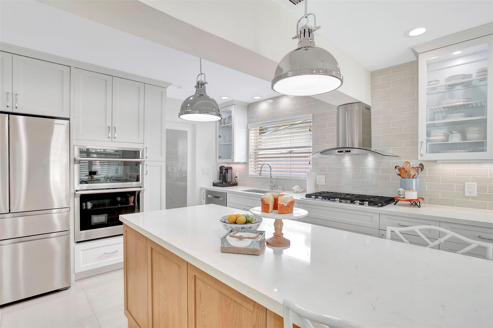 Bel-Air 32-10 B - Residential