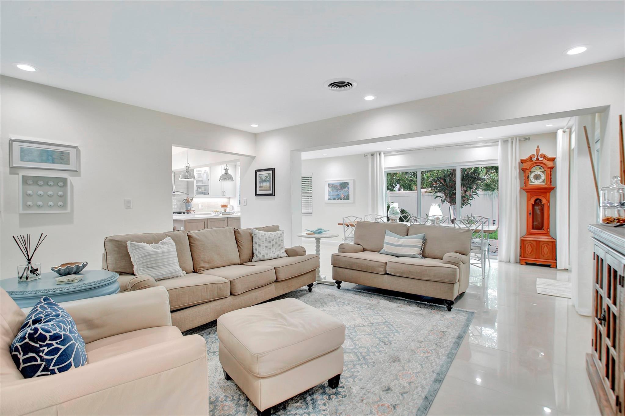 Bel-Air 32-10 B - Residential