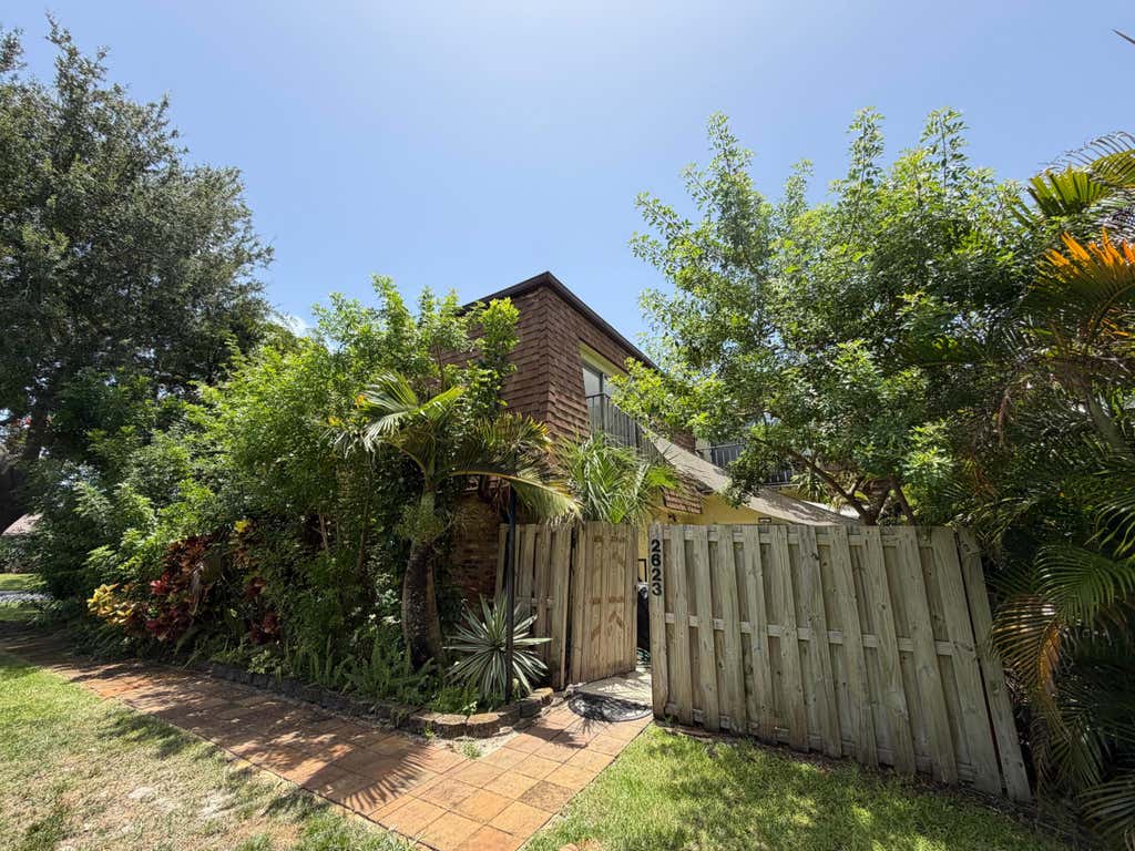 Photo of 2623 SE 5TH Circle, Boynton Beach, FL 33435 (MLS # B26067304)