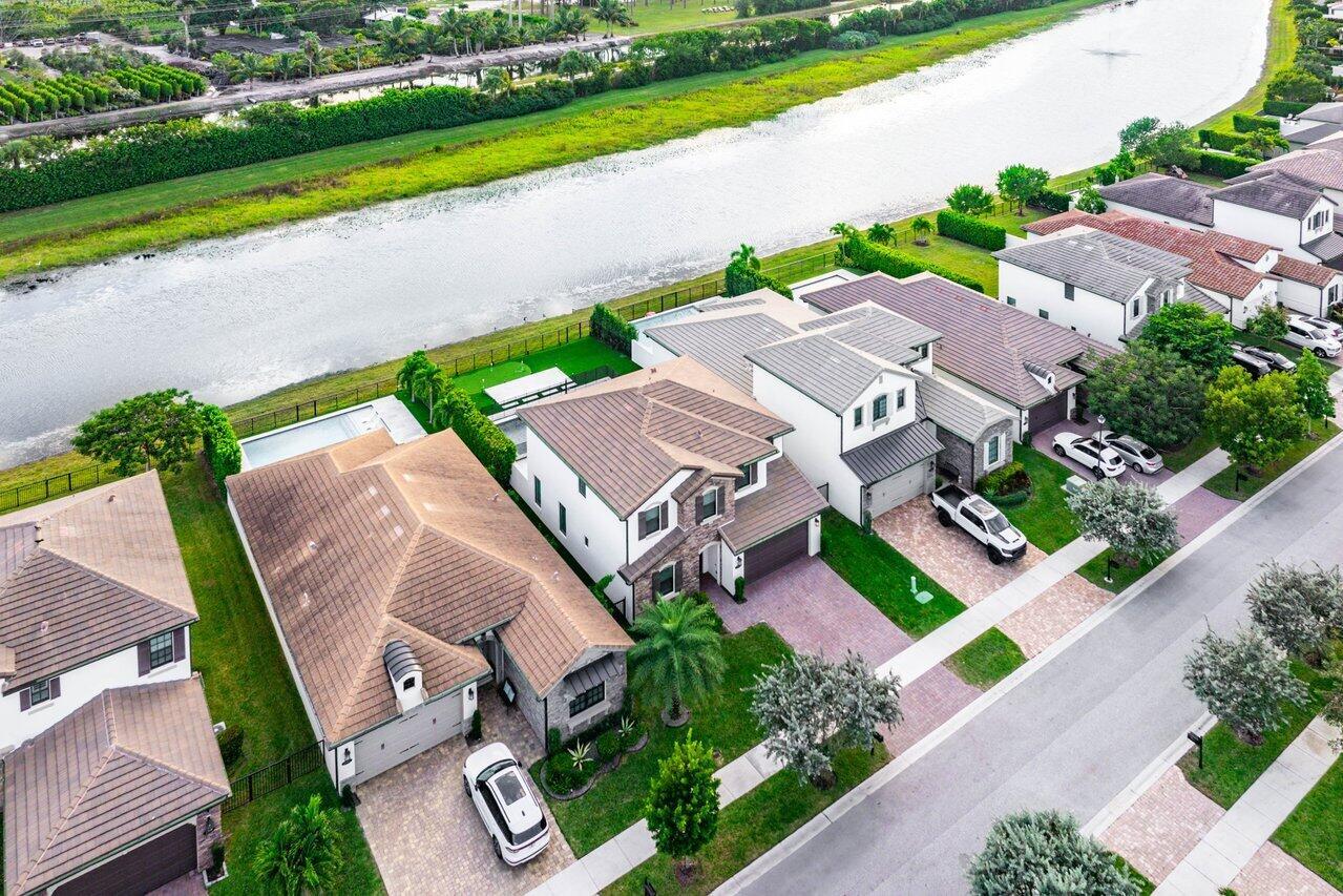 PALM MEADOWS ESTATES - Residential