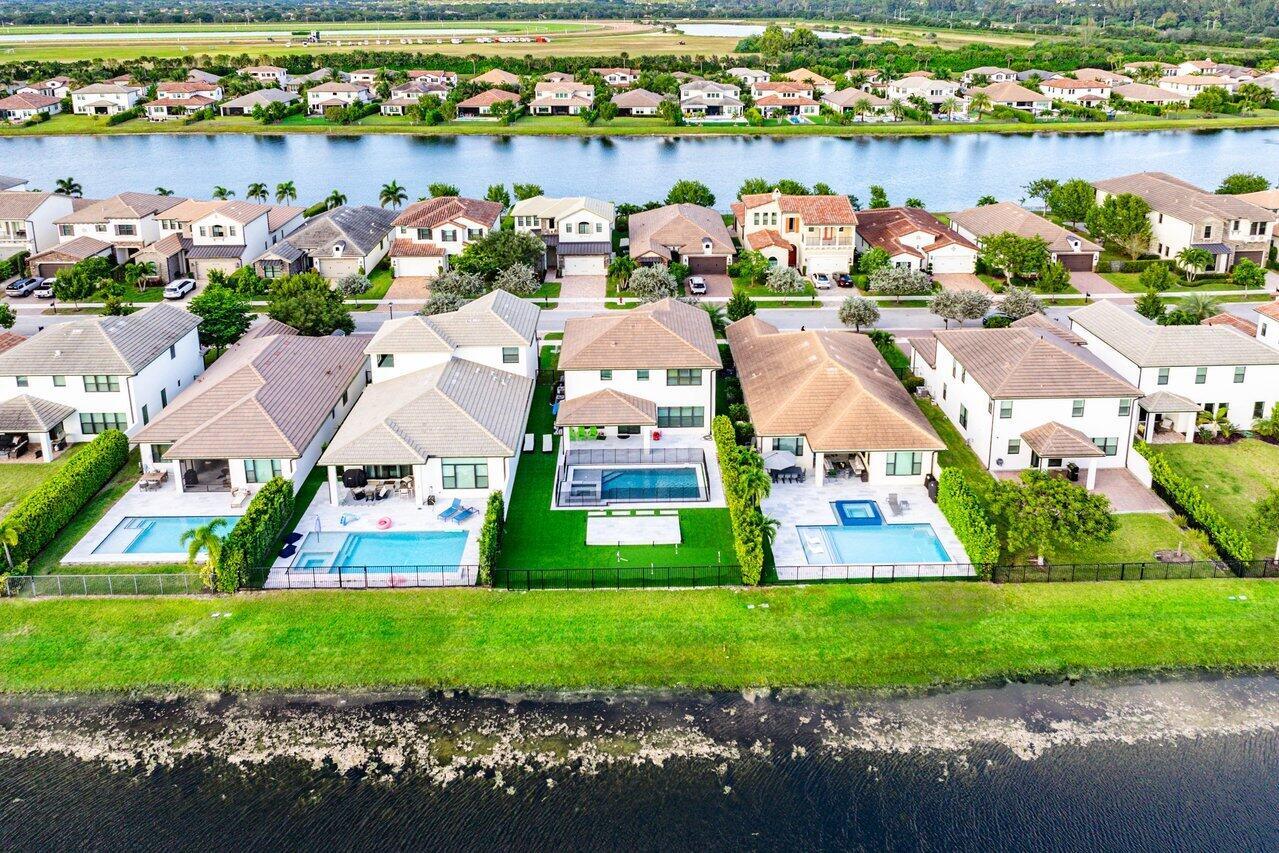 PALM MEADOWS ESTATES - Residential