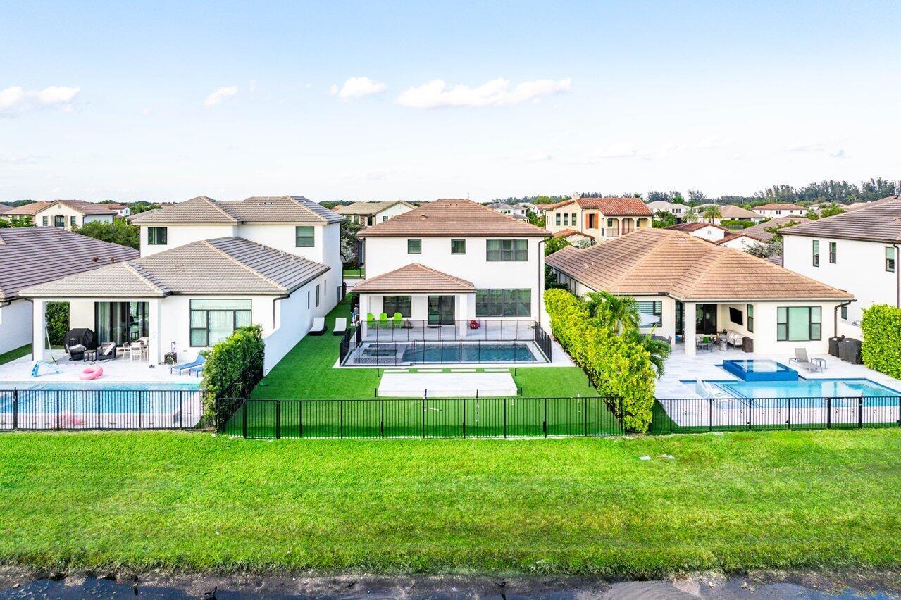 PALM MEADOWS ESTATES - Residential