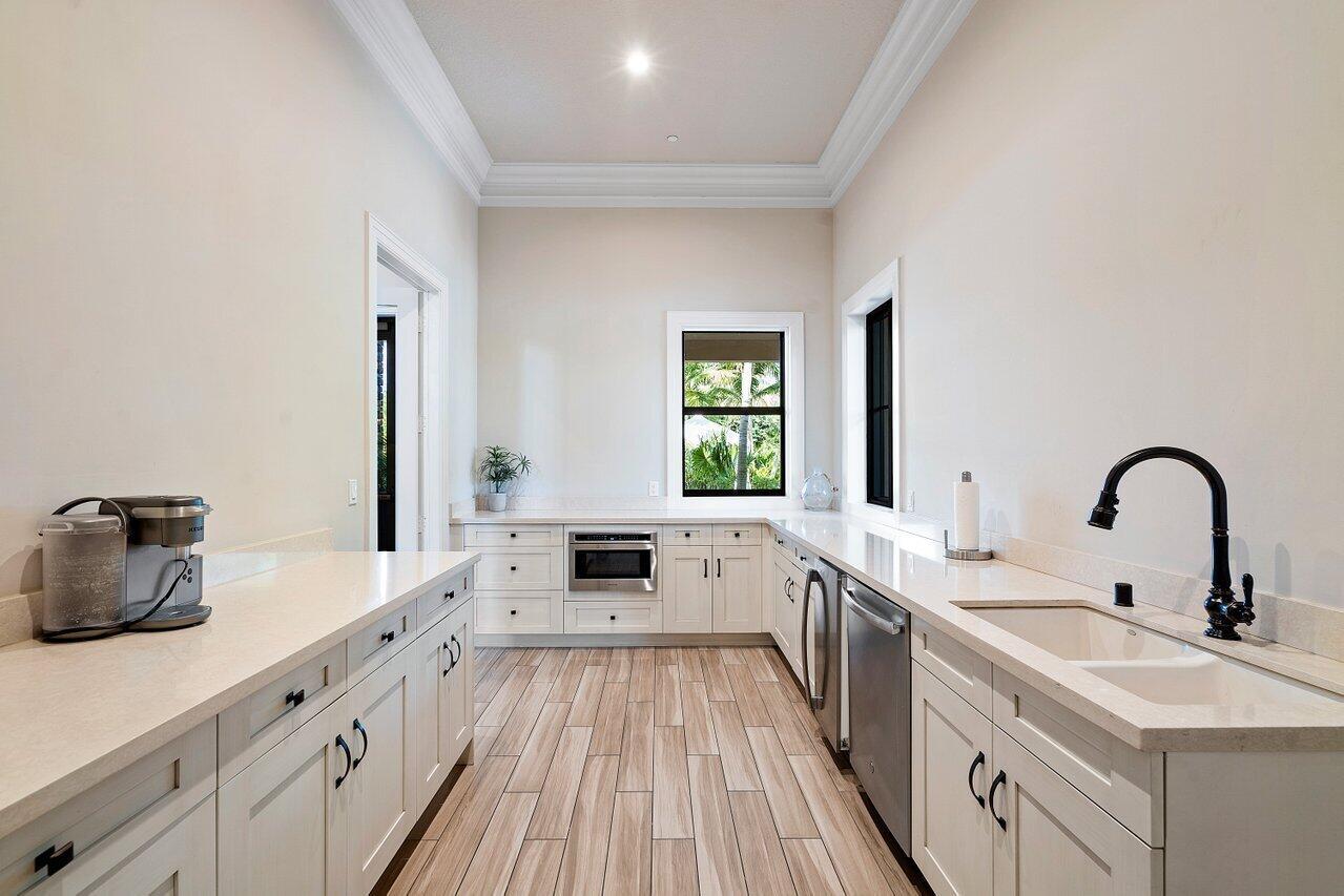 PALM MEADOWS ESTATES - Residential