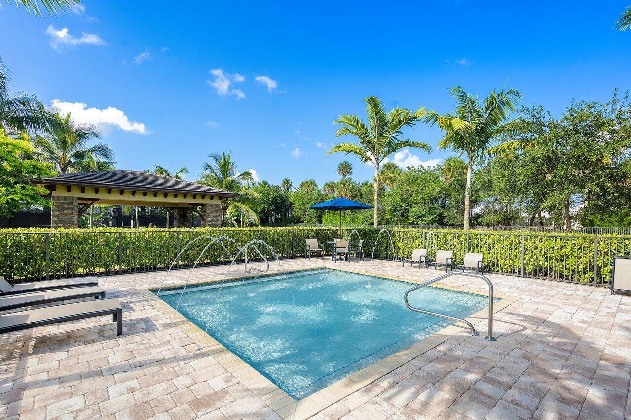 PALM MEADOWS ESTATES - Residential