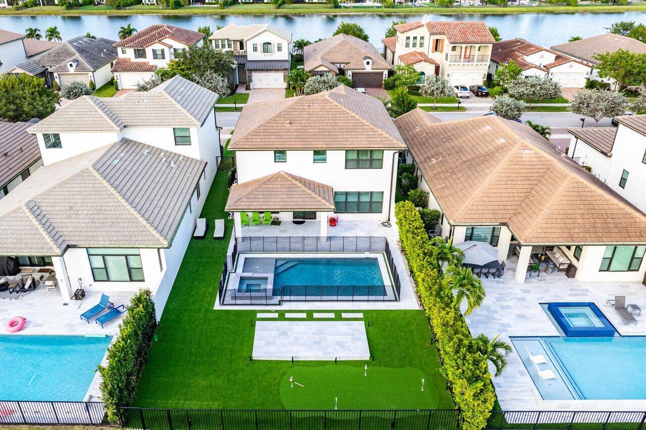 PALM MEADOWS ESTATES - Residential