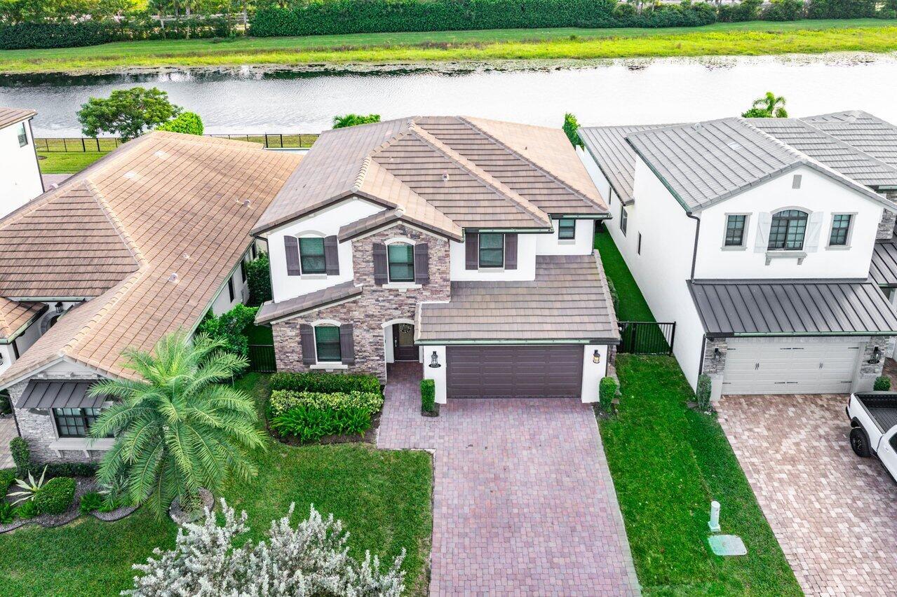 PALM MEADOWS ESTATES - Residential