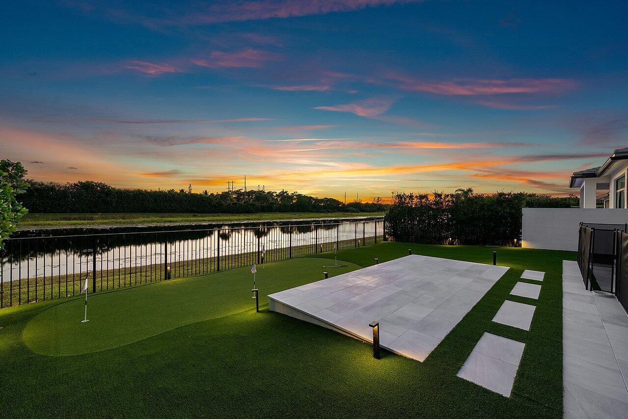 PALM MEADOWS ESTATES - Residential