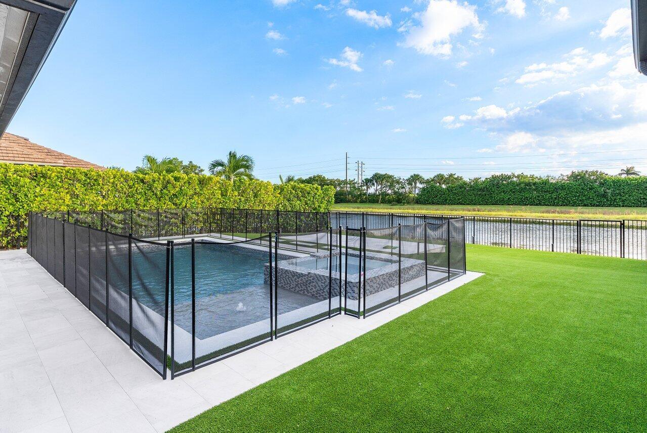 PALM MEADOWS ESTATES - Residential