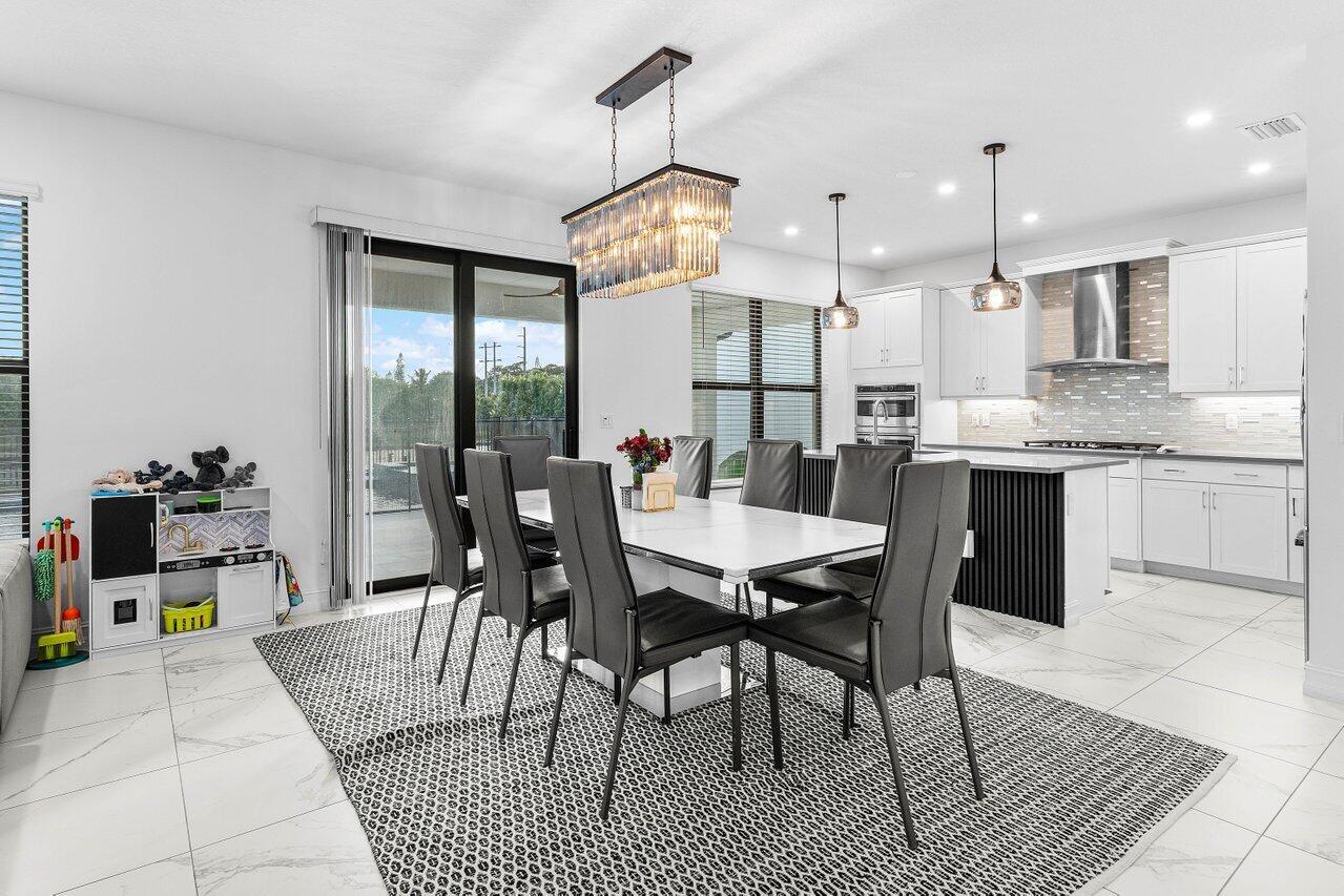 PALM MEADOWS ESTATES - Residential