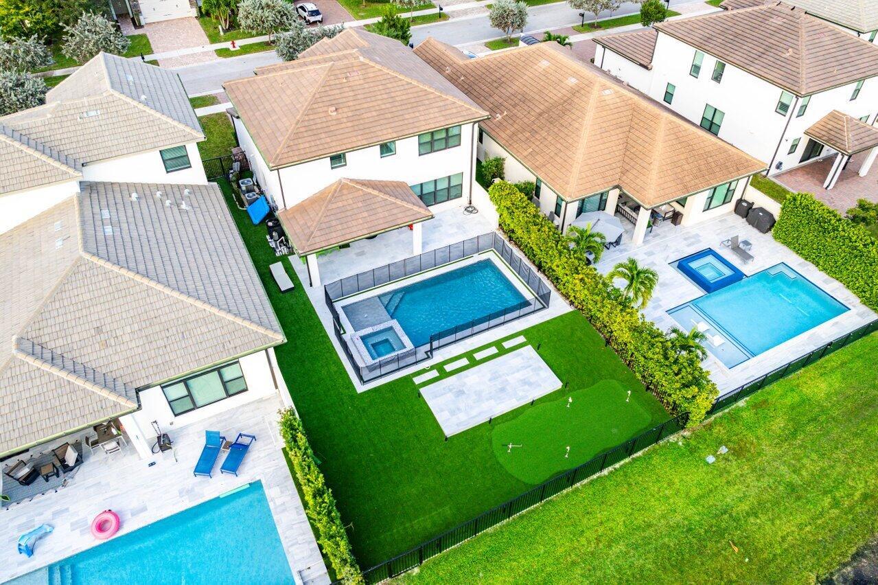 PALM MEADOWS ESTATES - Residential