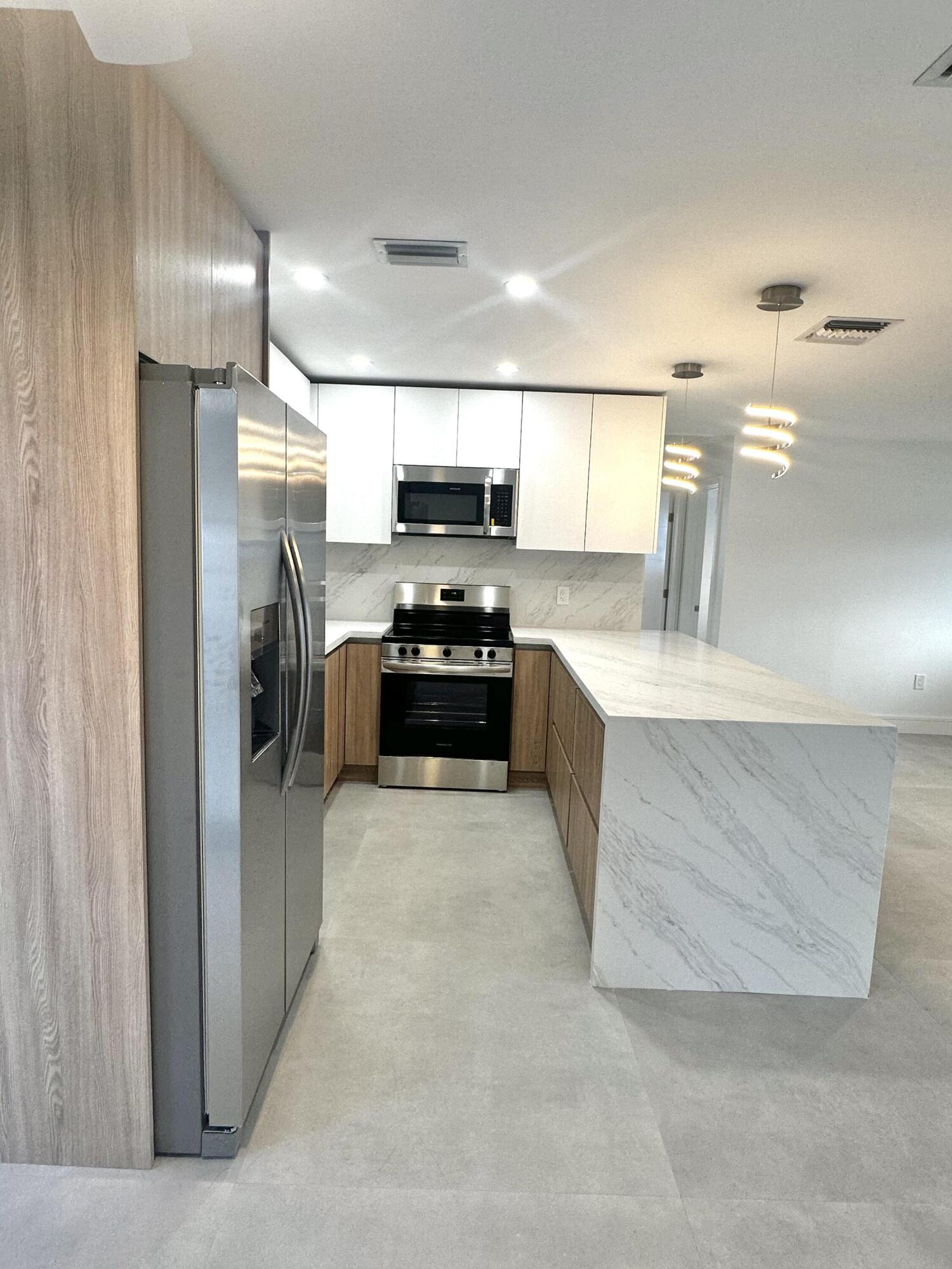 LAKE BELVEDERE ESTATES 3R - Residential