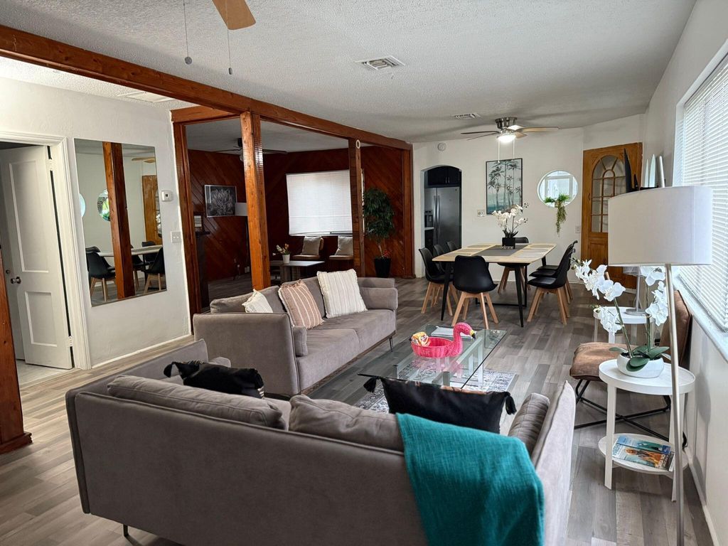 Photo of 1298 NE 39 Street, Oakland Park, FL 33334 (MLS # R11097103)