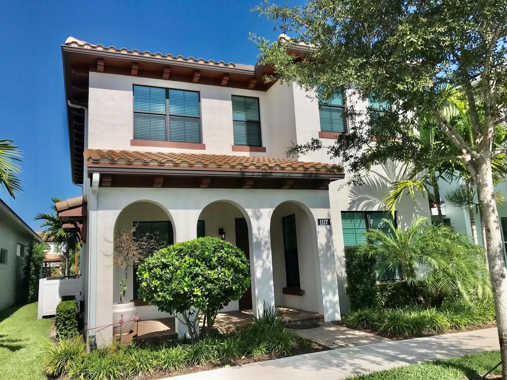 Photo of 1117 Faulkner Terrace, Palm Beach Gardens, FL 33418 (MLS # R10735008)