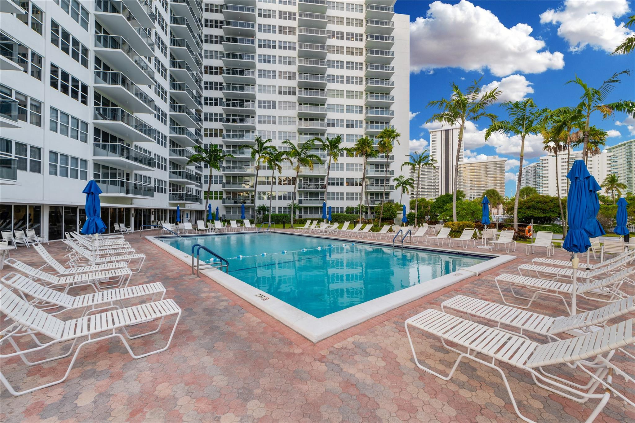 Coral Ridge Towers East - Residential