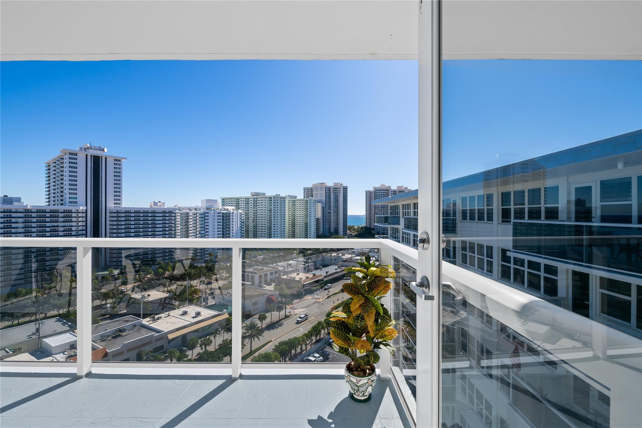 Coral Ridge Towers East - Residential