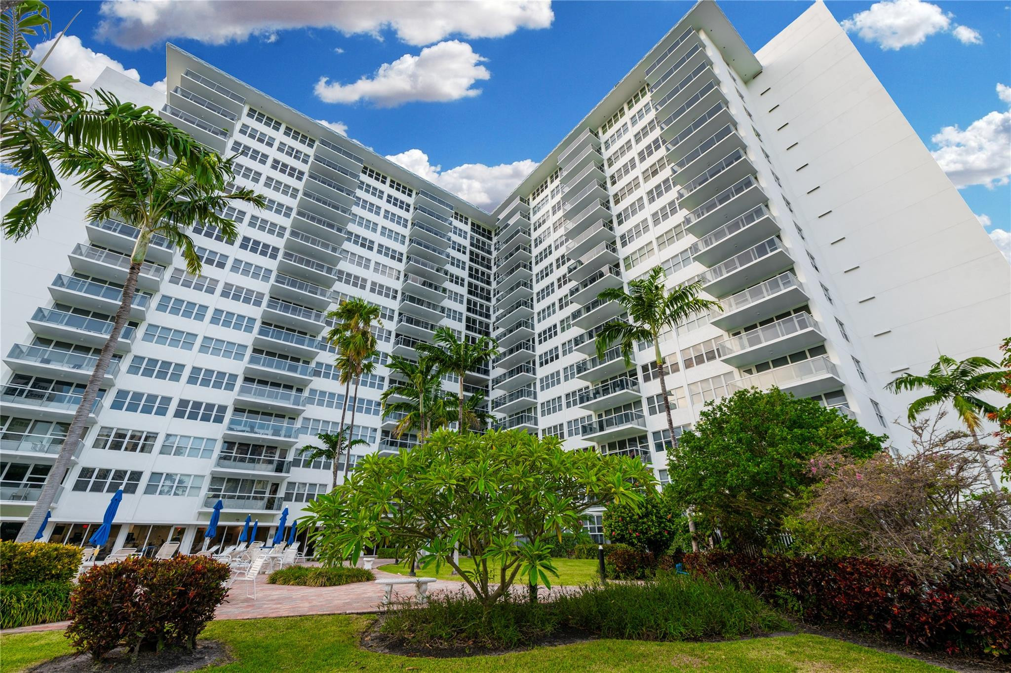 Coral Ridge Towers East - Residential