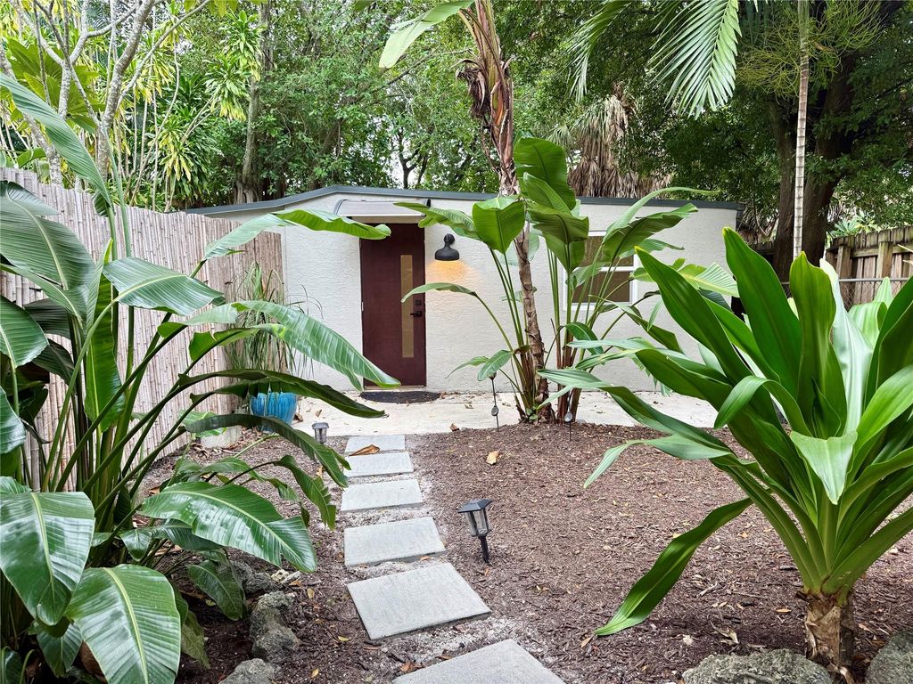 Photo of 1028 NE 36th Street #Cottage, Oakland Park, FL 33334 (MLS # F10531573)