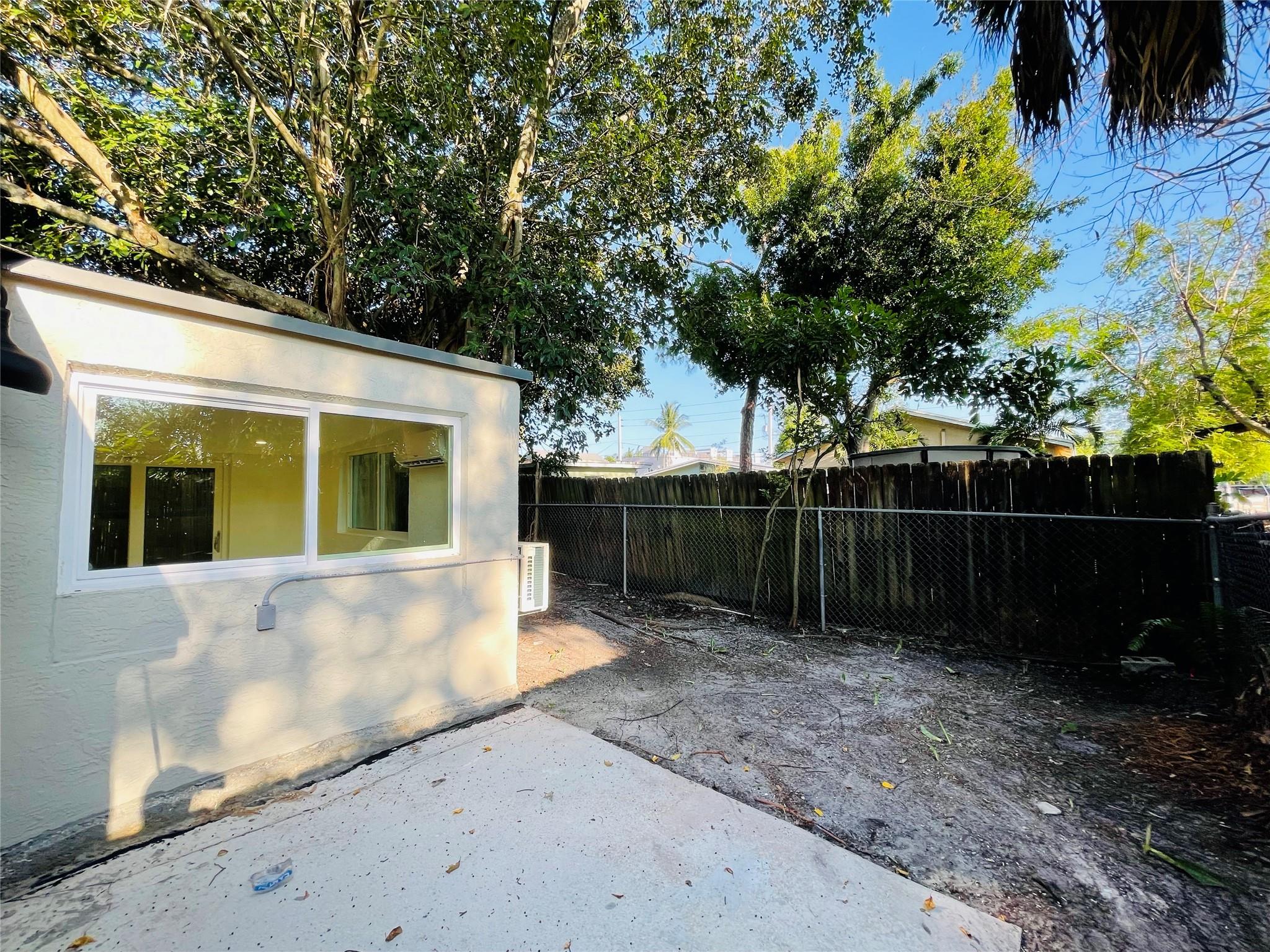 Oakland Park Second Add 1 - Residential Lease