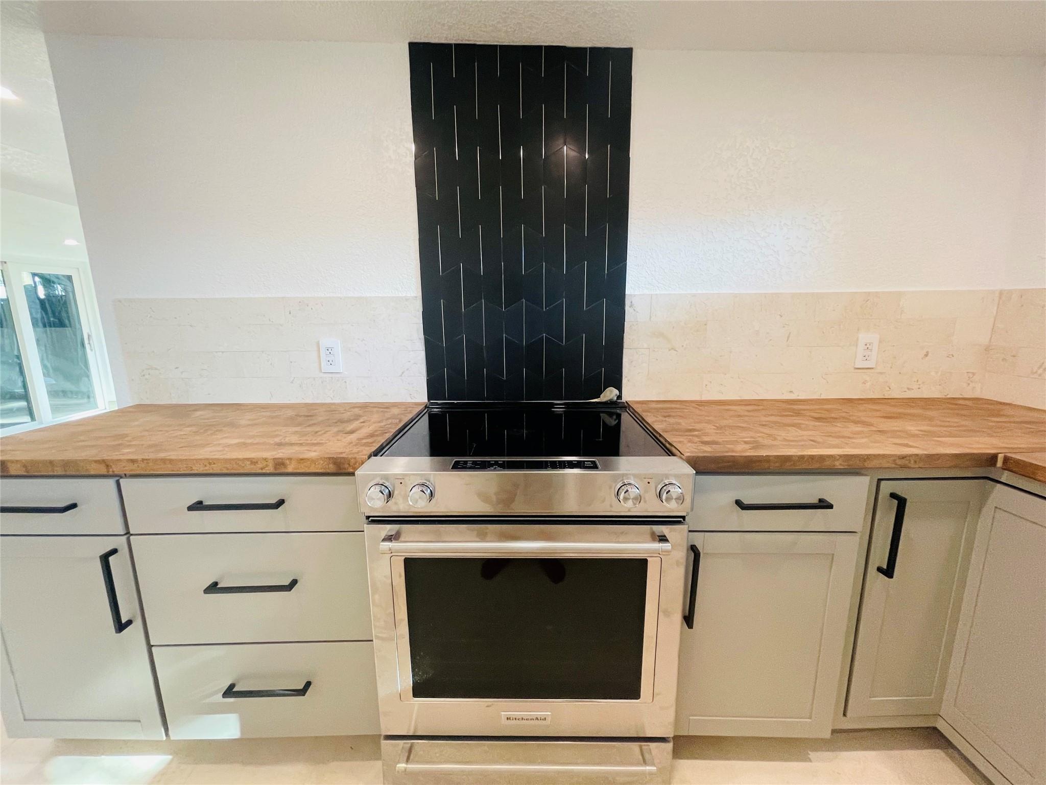 Oakland Park Second Add 1 - Residential Lease