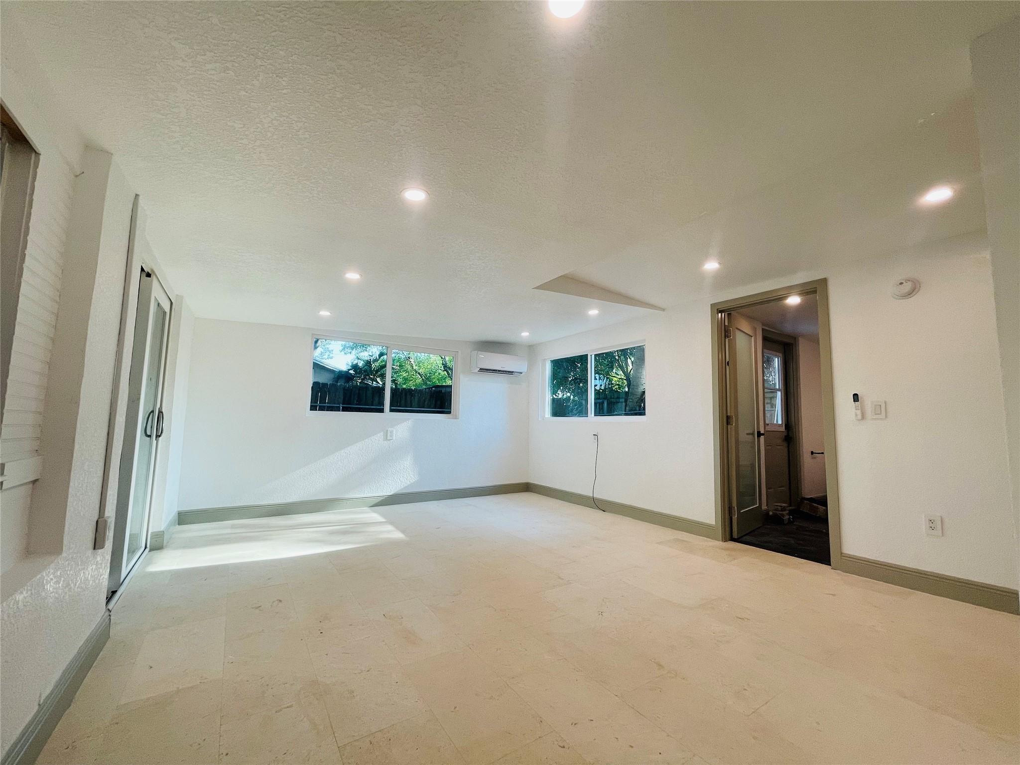 Oakland Park Second Add 1 - Residential Lease