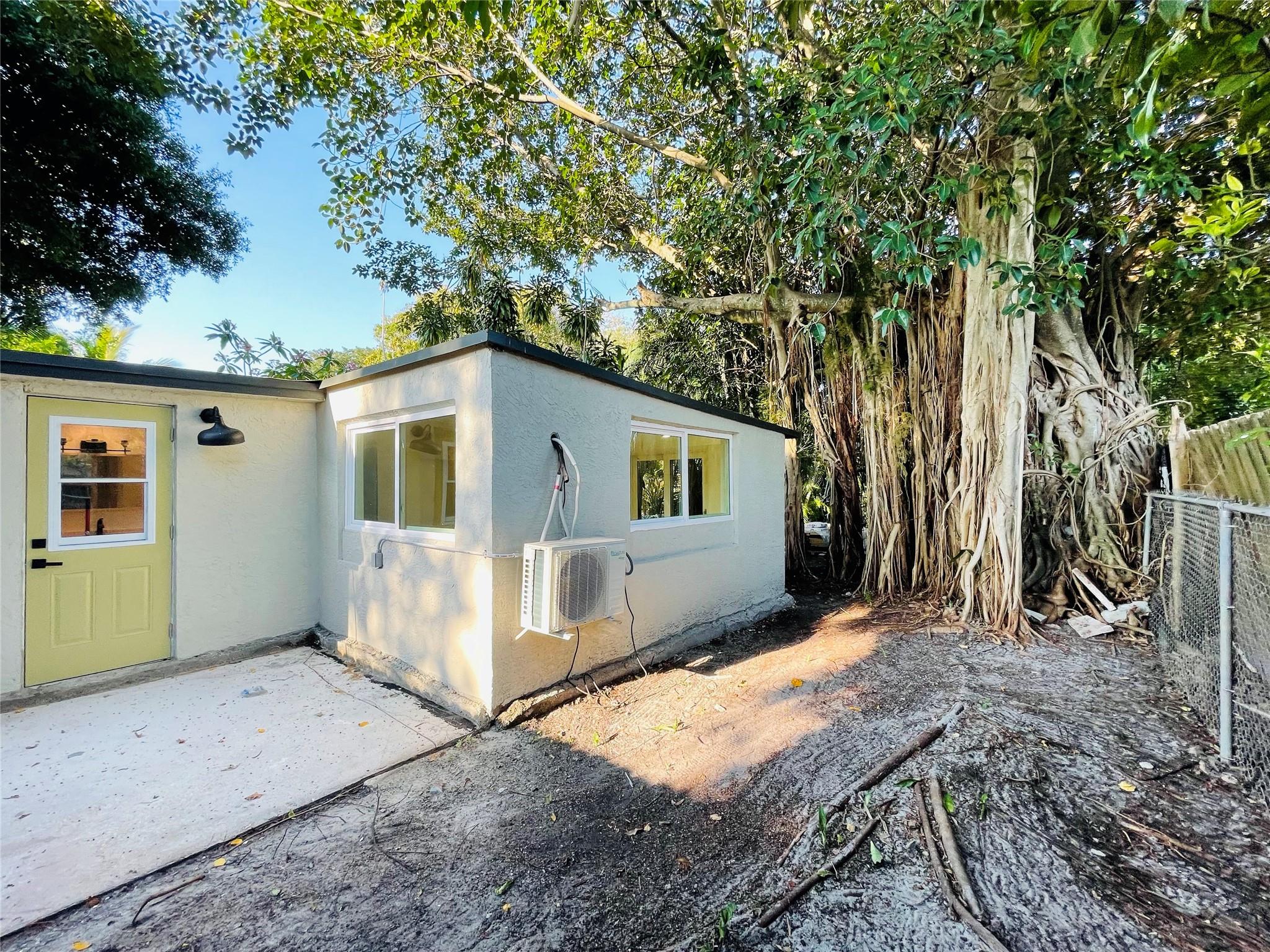 Oakland Park Second Add 1 - Residential Lease