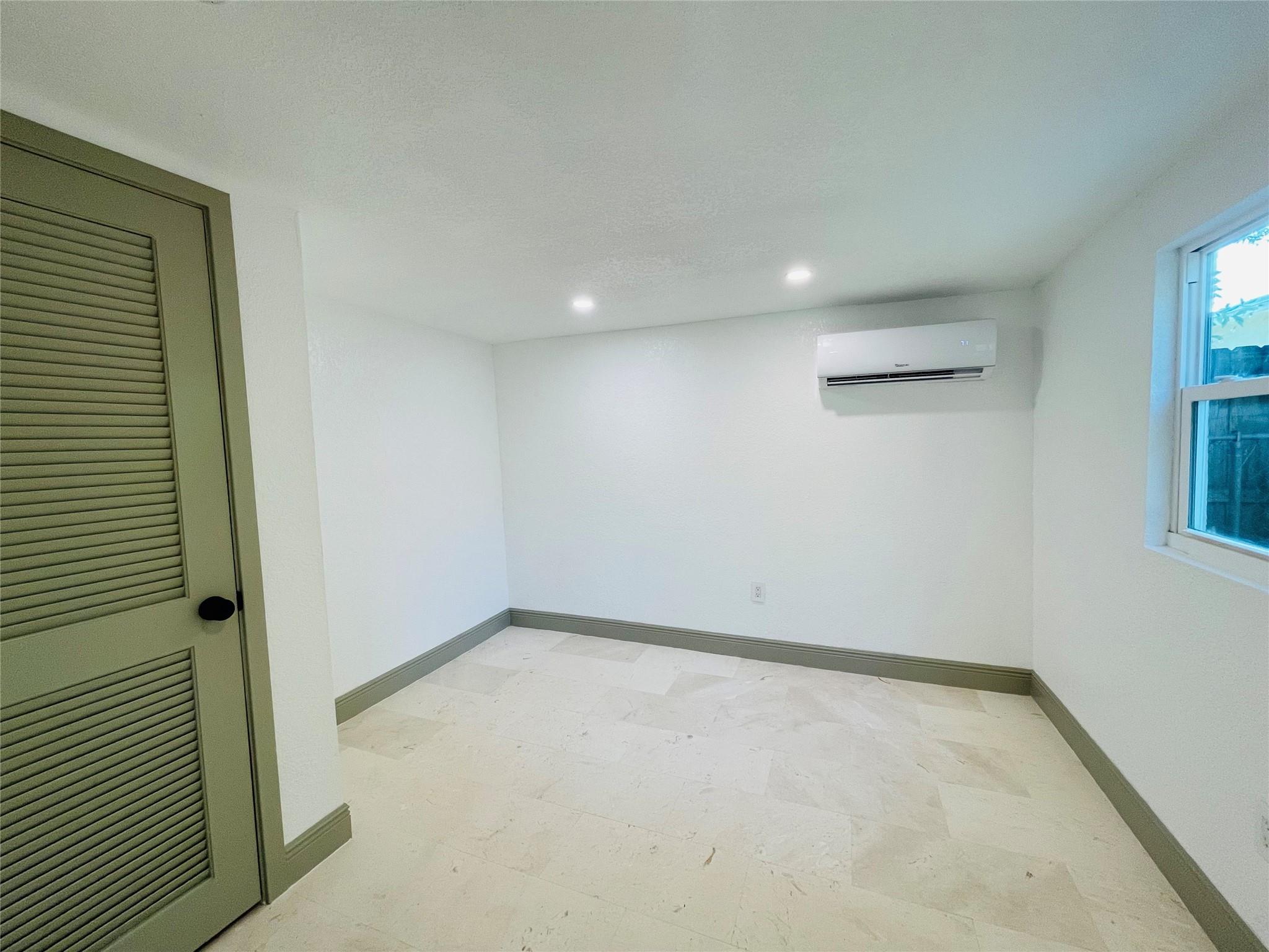 Oakland Park Second Add 1 - Residential Lease
