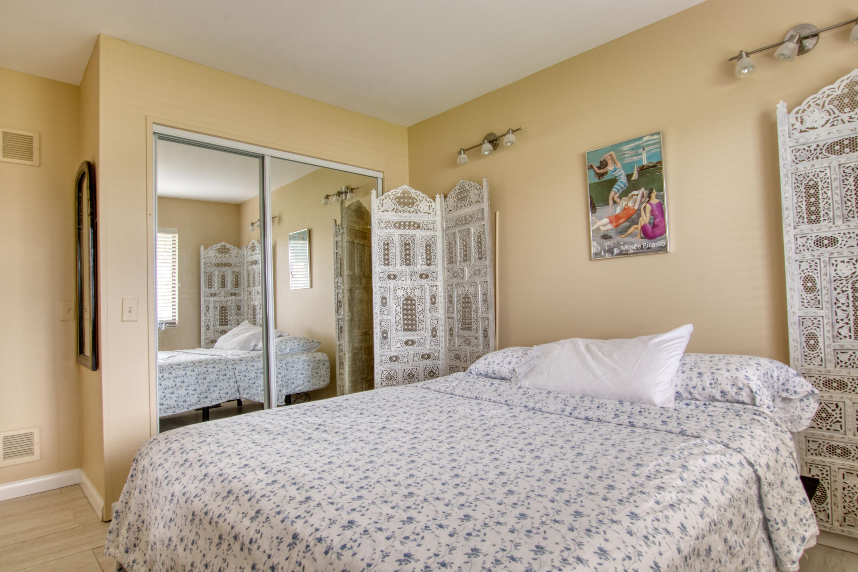 FOUNTAINS OF PALM BEACH CONDO 5 - Residential