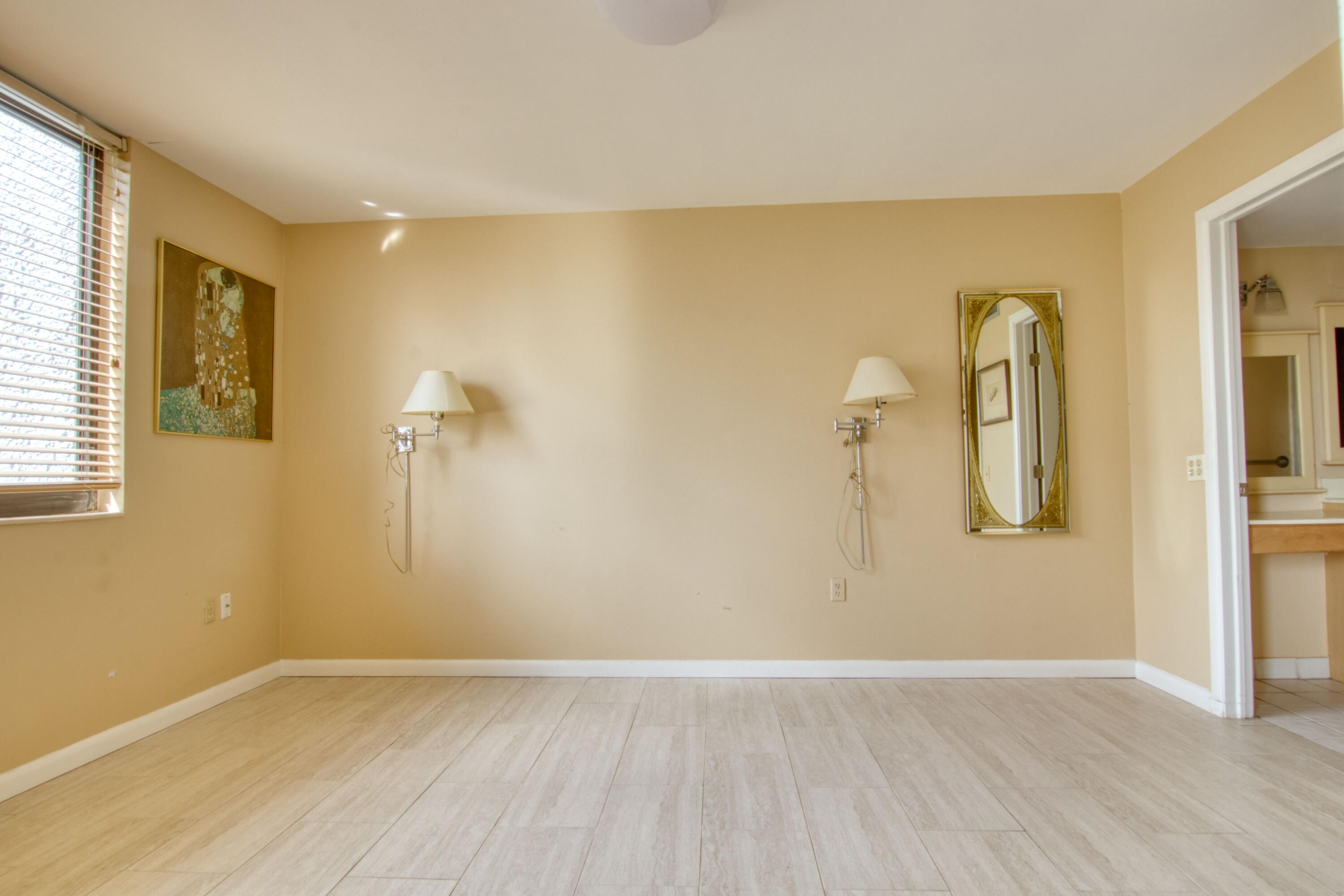 FOUNTAINS OF PALM BEACH CONDO 5 - Residential