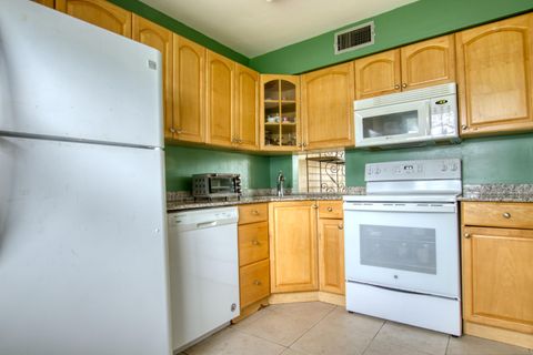 Tiny photo for 4260 D Este Court #102, Lake Worth, FL 33467 (MLS # R11167594)