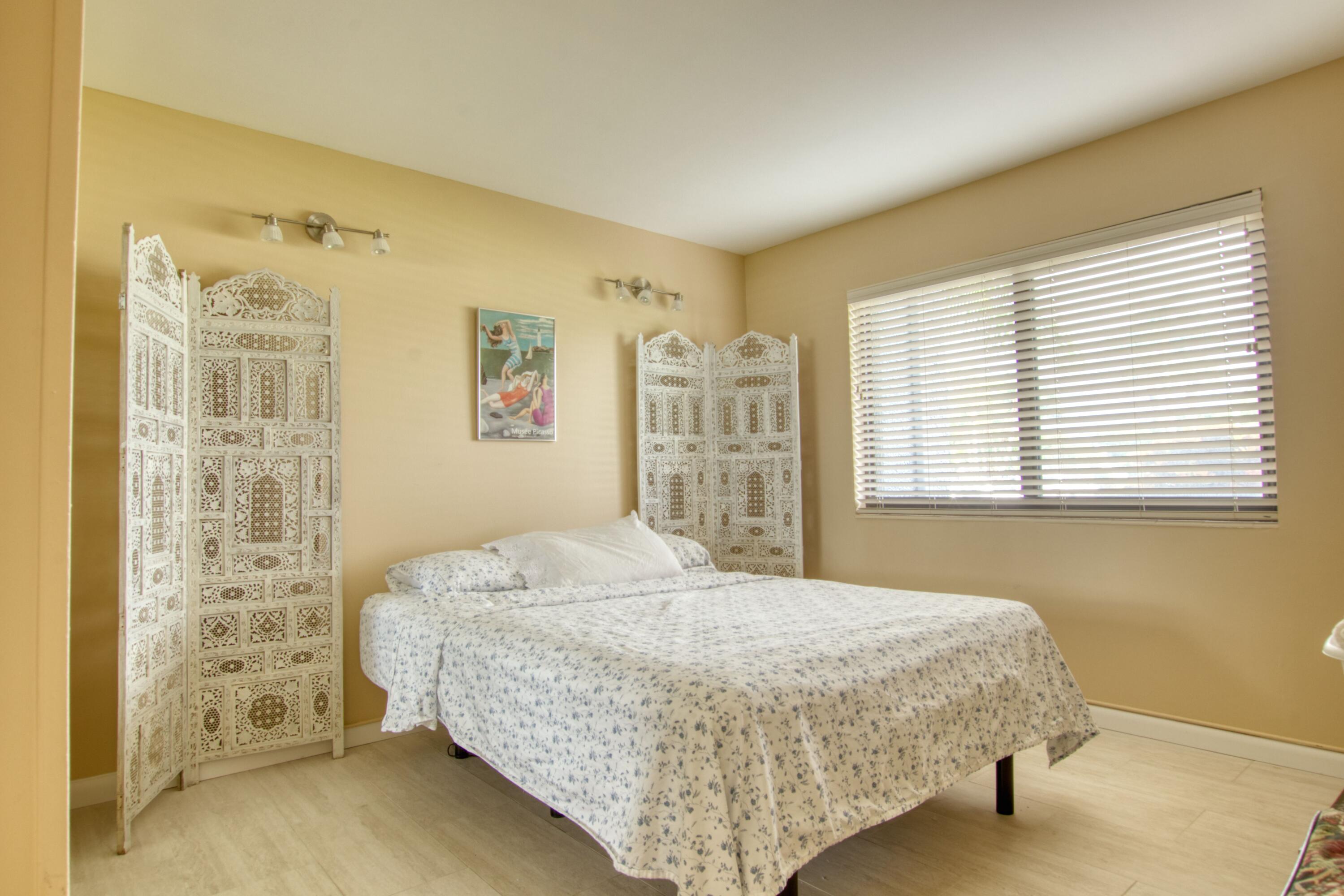 FOUNTAINS OF PALM BEACH CONDO 5 - Residential