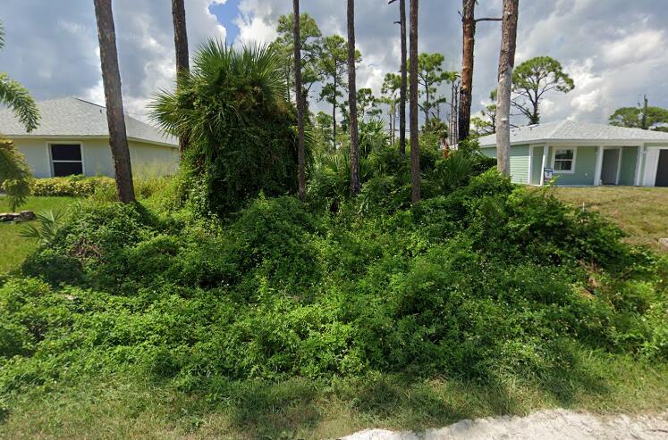 Great opportunity to build your dream home on a beautiful lot in quaint neighborhood of Vero Beach!