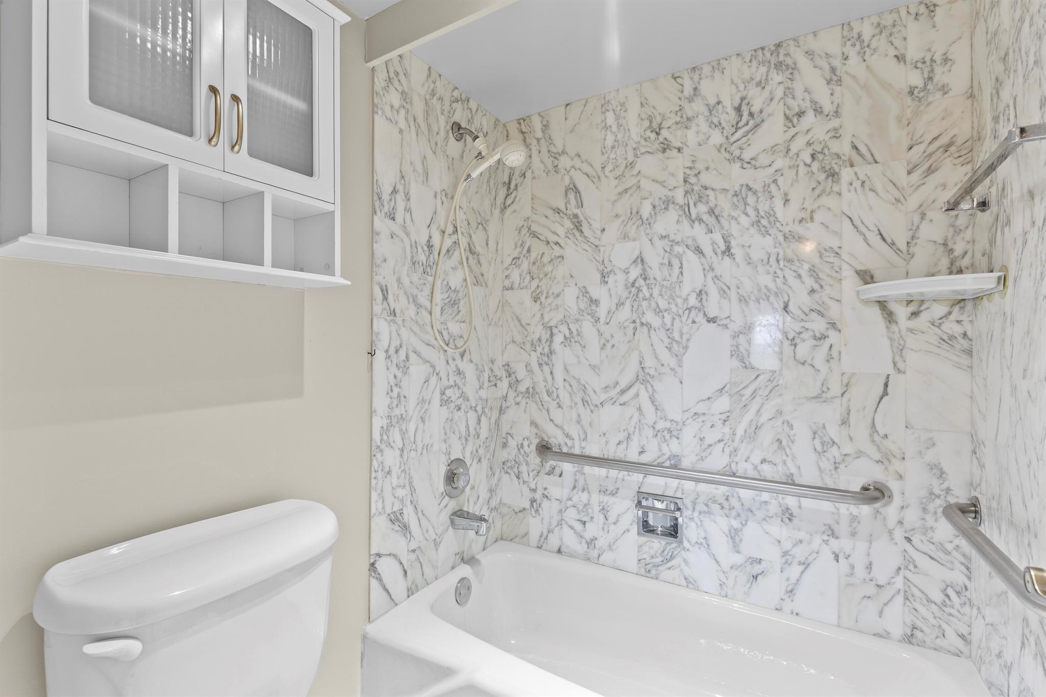 COUNTRY CLUB TOWER OF COR - Residential