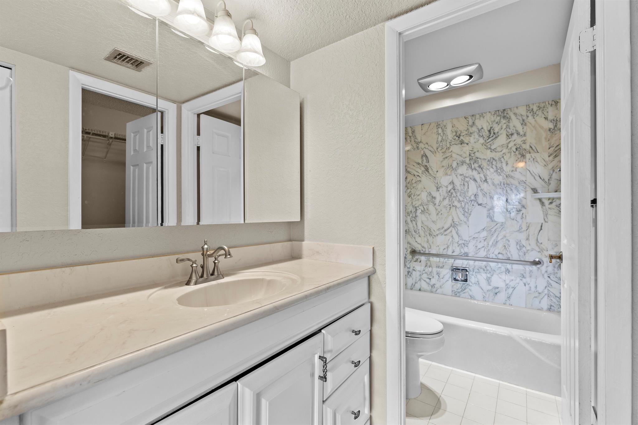 COUNTRY CLUB TOWER OF COR - Residential