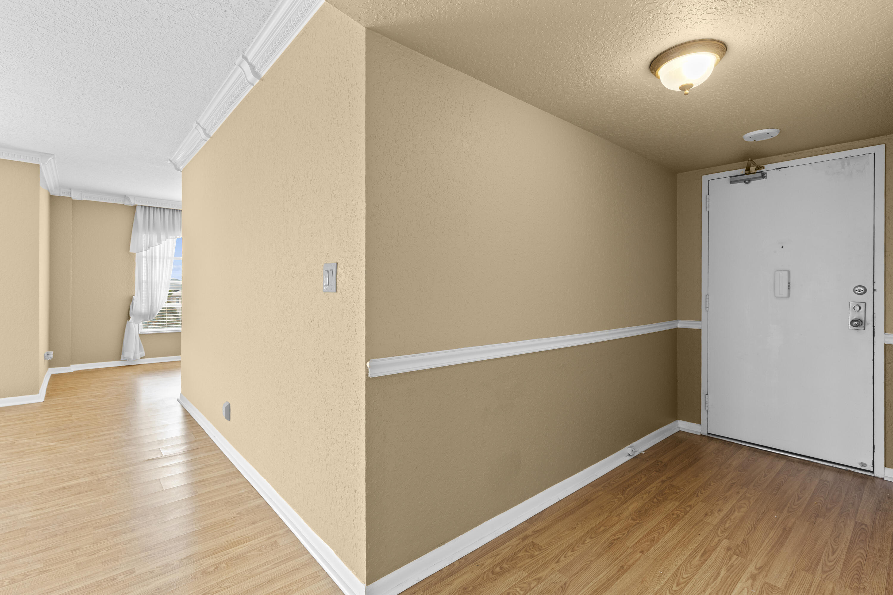 COUNTRY CLUB TOWER OF CORAL - Residential